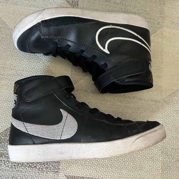 NIKE Blazer Mid ‘77 SE Size 3Y - Picture 5 of 12